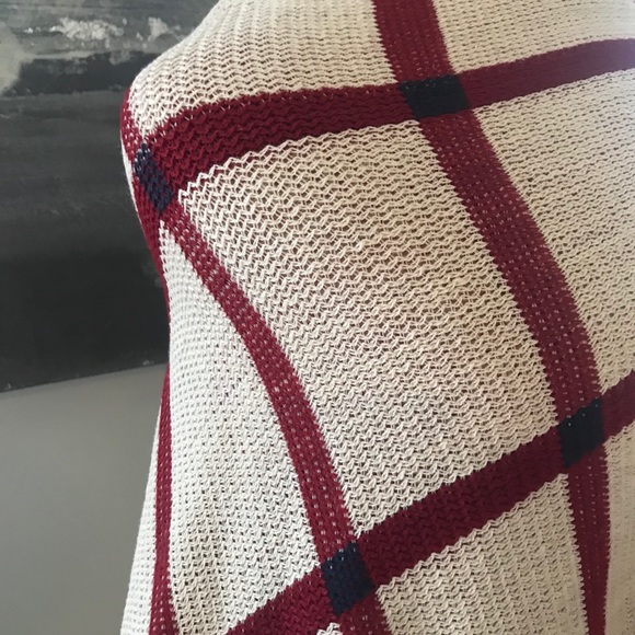 NWOT OS plaid irregular hem sweater poncho - Picture 2 of 2